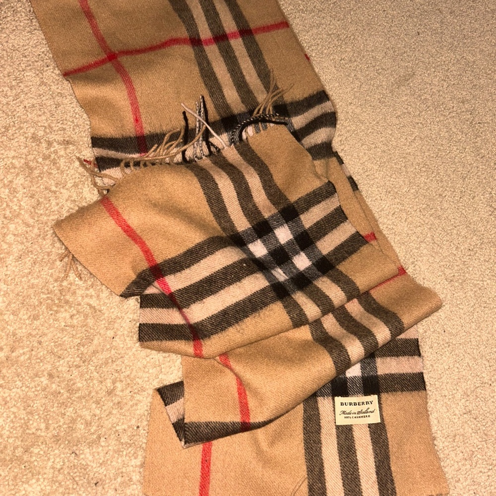 Burberry Scarf(Authentic)